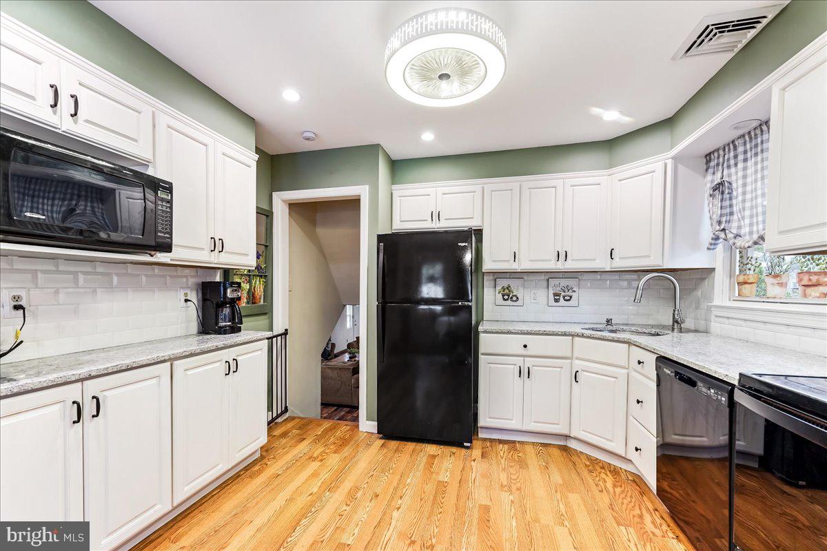 41 Dechert Road Conshohocken, PA 19428 - Photo 9 of 39