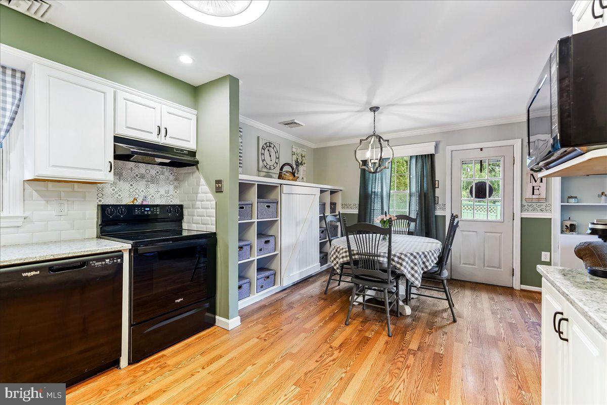 41 Dechert Road Conshohocken, PA 19428 - Photo 10 of 39 Eat in Kitchen