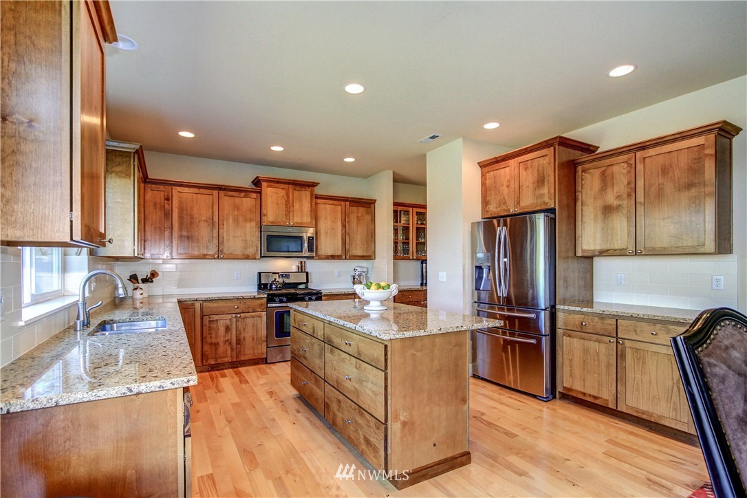 18014 40th Drive Southeast Bothell, WA 98012 - Photo 3 of 25 Gallery Image 3