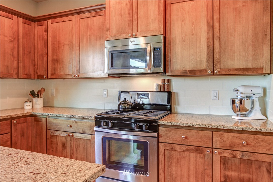18014 40th Drive Southeast Bothell, WA 98012 - Photo 4 of 25 Gallery Image 4