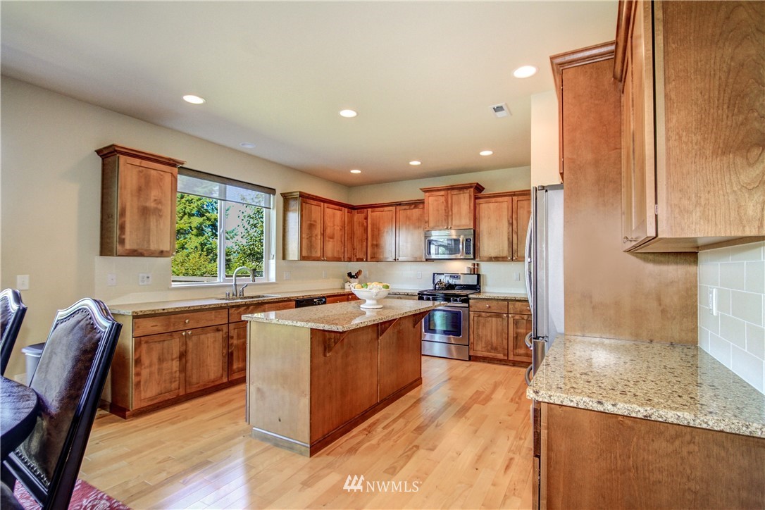 18014 40th Drive Southeast Bothell, WA 98012 - Photo 5 of 25 Gallery Image 5