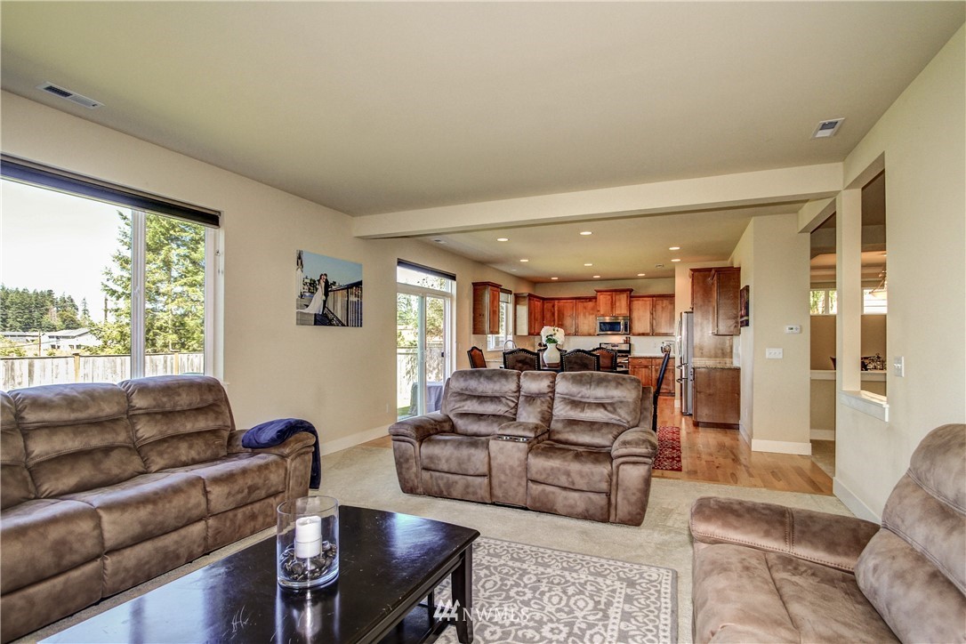 18014 40th Drive Southeast Bothell, WA 98012 - Photo 10 of 25 Gallery Image 10
