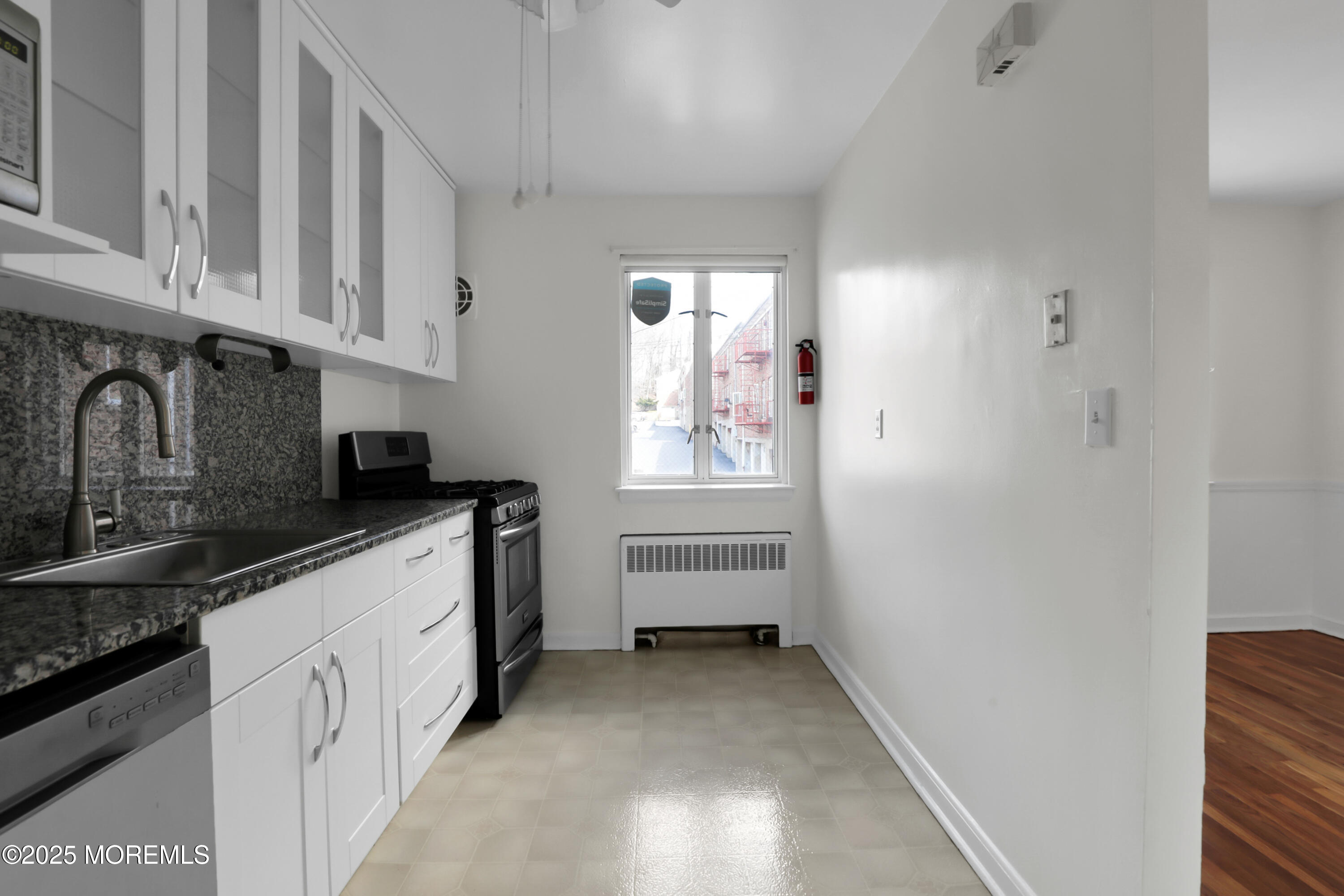 283 Spring Street, Unit 283B Red Bank, NJ 07701 - Photo 13 of 28 1F8A8807-021-019-3360x2240