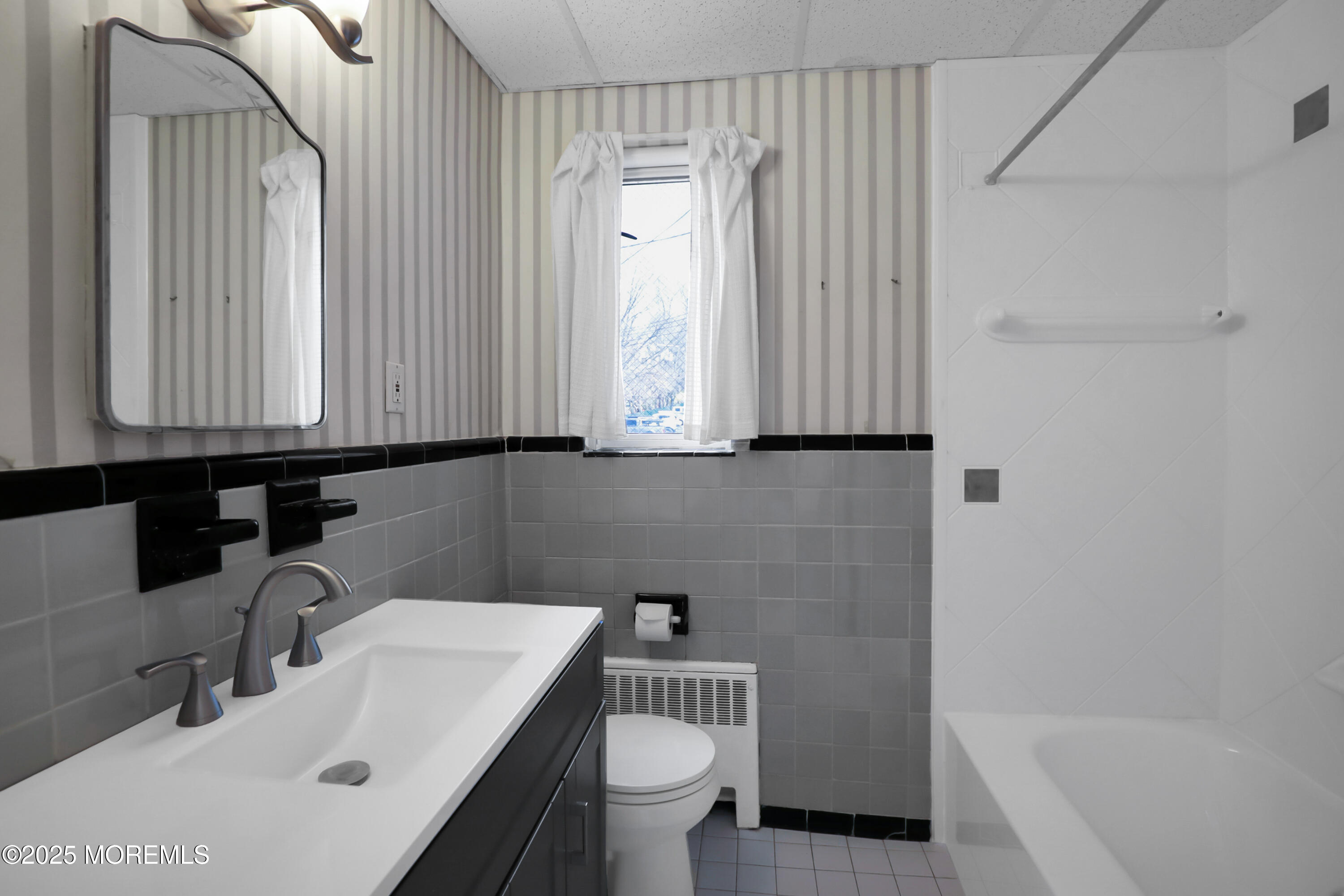 283 Spring Street, Unit 283B Red Bank, NJ 07701 - Photo 16 of 28 1F8A8753-008-016-3363x2242