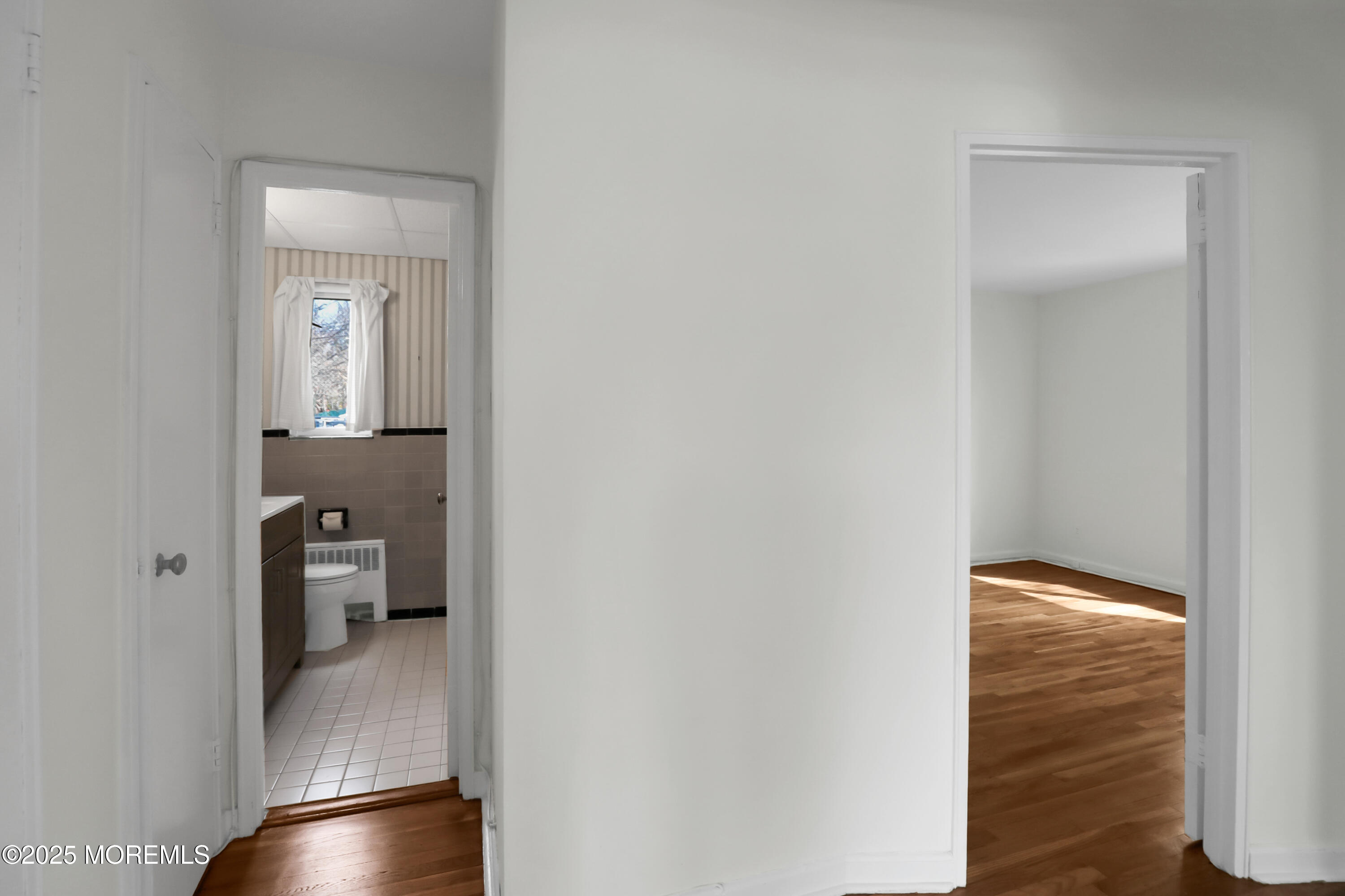 283 Spring Street, Unit 283B Red Bank, NJ 07701 - Photo 18 of 28 1F8A8763-010-024-3360x2240