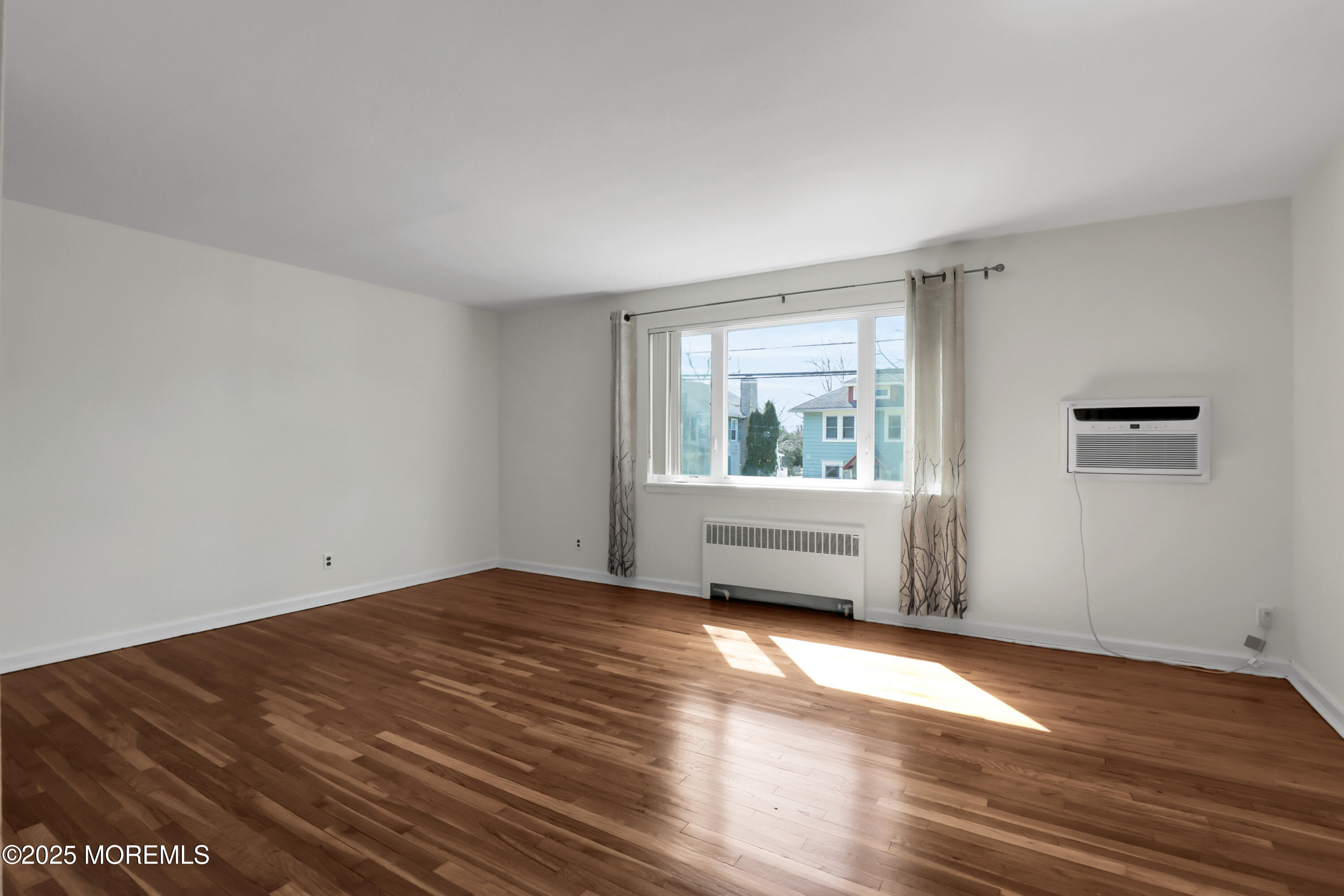 283 Spring Street, Unit 283B Red Bank, NJ 07701 - Photo 19 of 28 1F8A8766-011-022-3360x2240