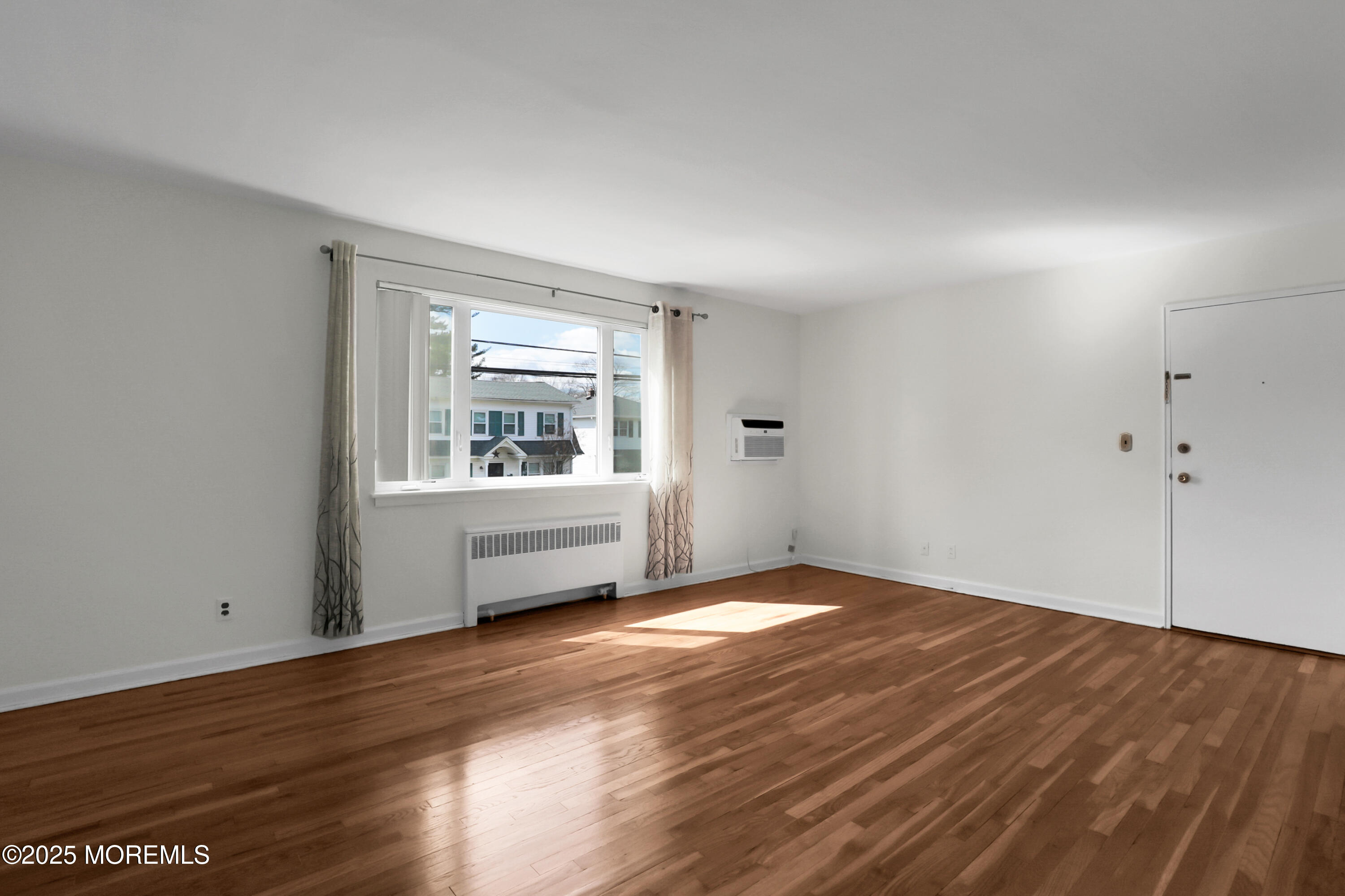 283 Spring Street, Unit 283B Red Bank, NJ 07701 - Photo 20 of 28 1F8A8769-012-020-3360x2240