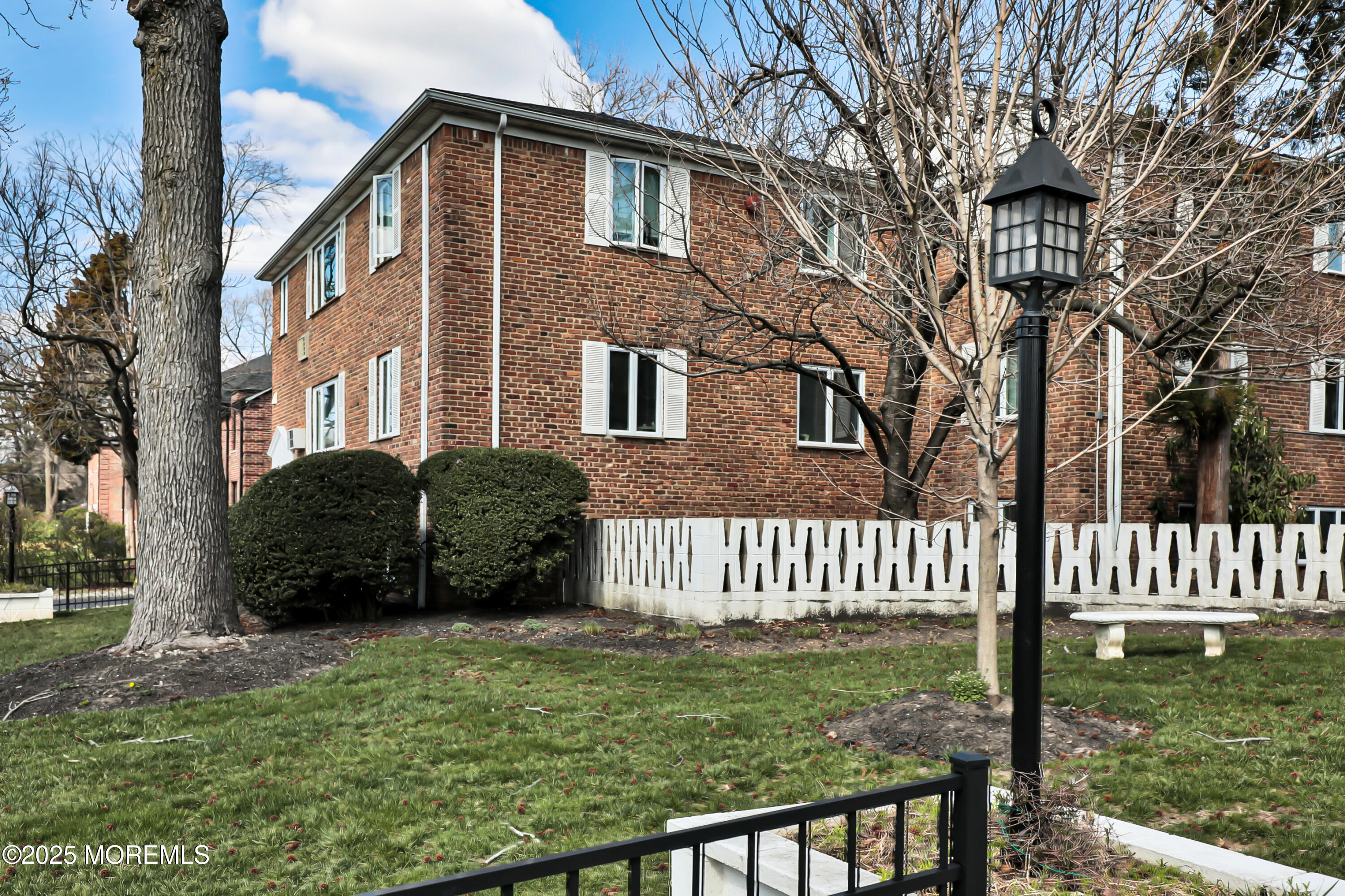 283 Spring Street, Unit 283B Red Bank, NJ 07701 - Photo 3 of 28 1F8A8832-027-025-3360x2240