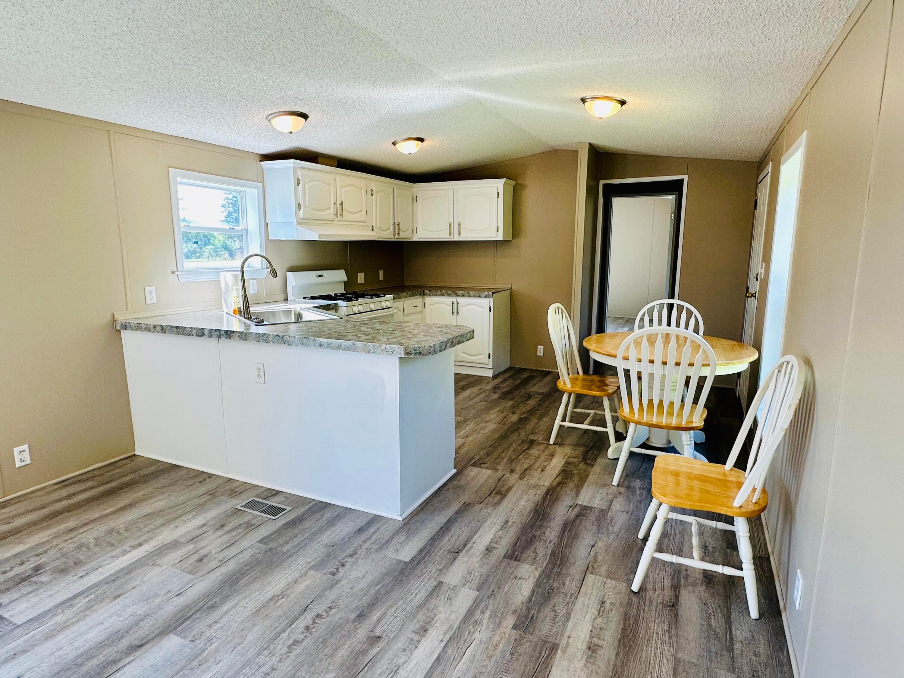 6040 North Black River Road Cheboygan, MI 49721 - Photo 6 of 17 Gallery Image 6