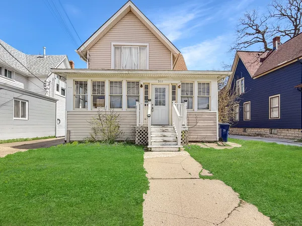 $250,000 | 311 Ryerson Avenue, Elgin, IL 60123