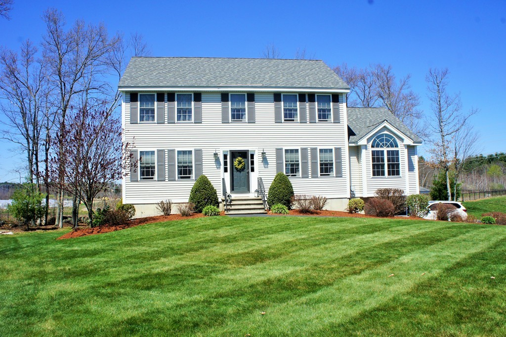 36 Cart Path Road Dracut, MA 01826 - Photo 2 of 28