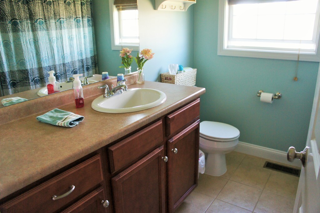 36 Cart Path Road Dracut, MA 01826 - Photo 23 of 28