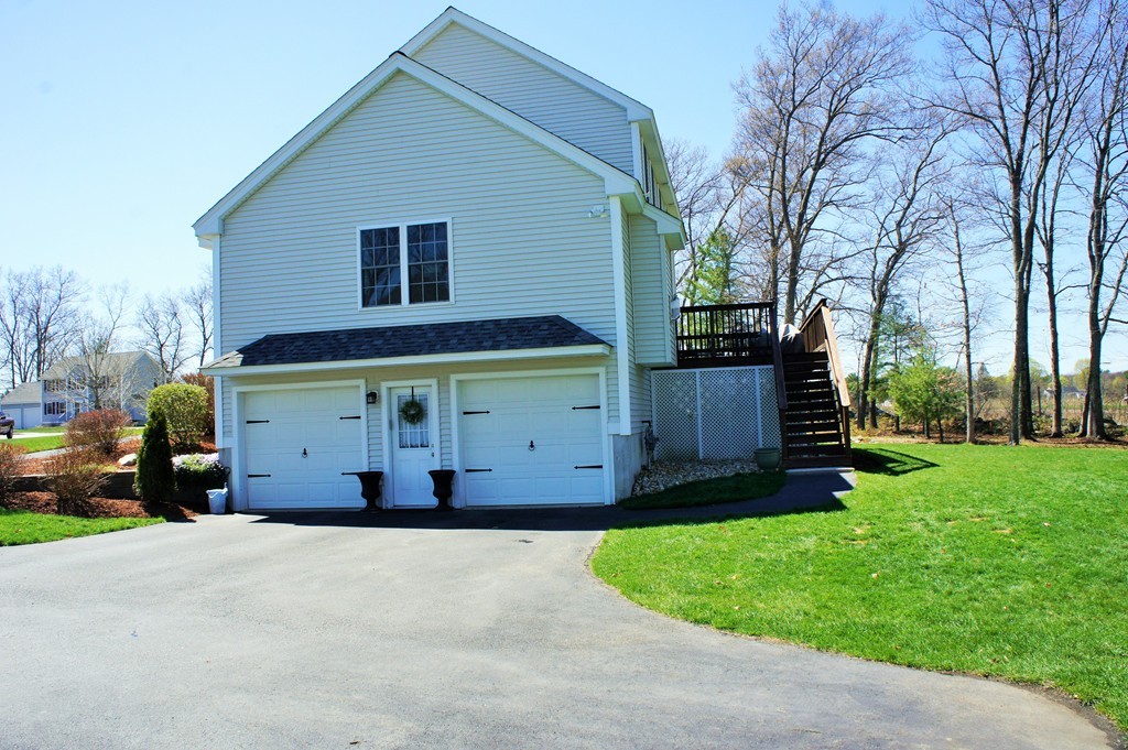 36 Cart Path Road Dracut, MA 01826 - Photo 3 of 28