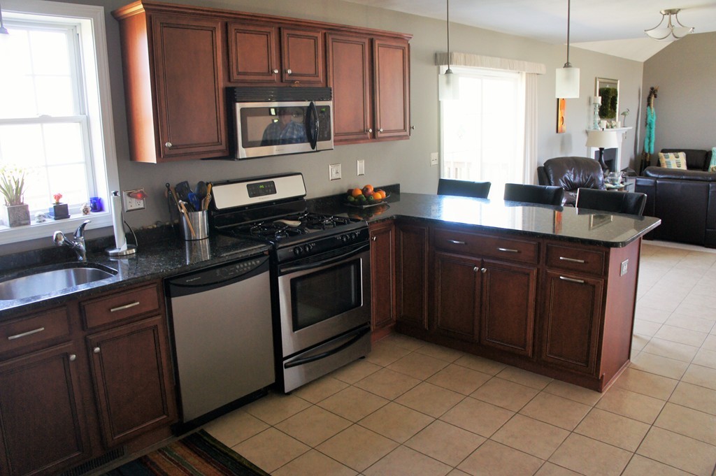 36 Cart Path Road Dracut, MA 01826 - Photo 10 of 28