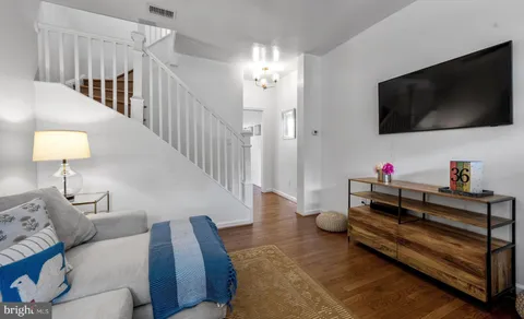 $721,000 | 315 16th Street Southeast, Washington, DC 20003