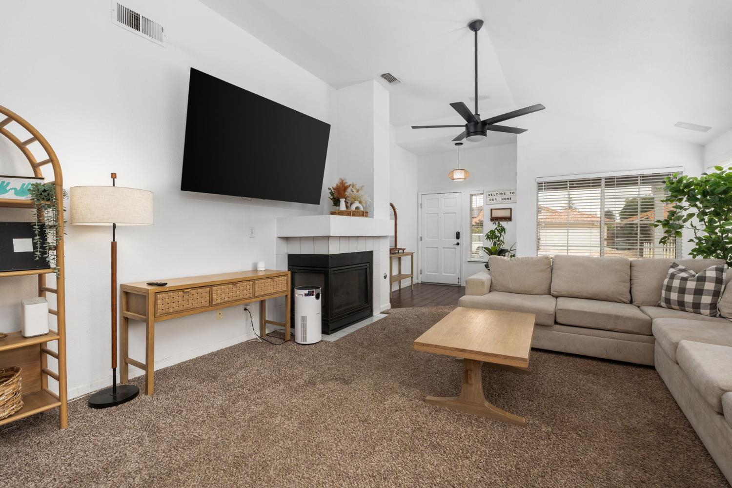 4623 West Berkeley Avenue Fresno, CA 93722 - Photo 7 of 35