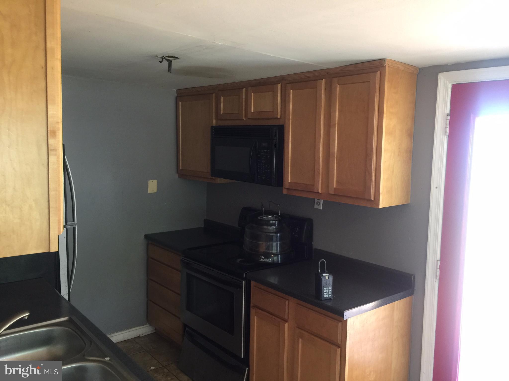 10154 High Ridge Road Laurel, MD 20723 - Photo 16 of 25 Kitchen