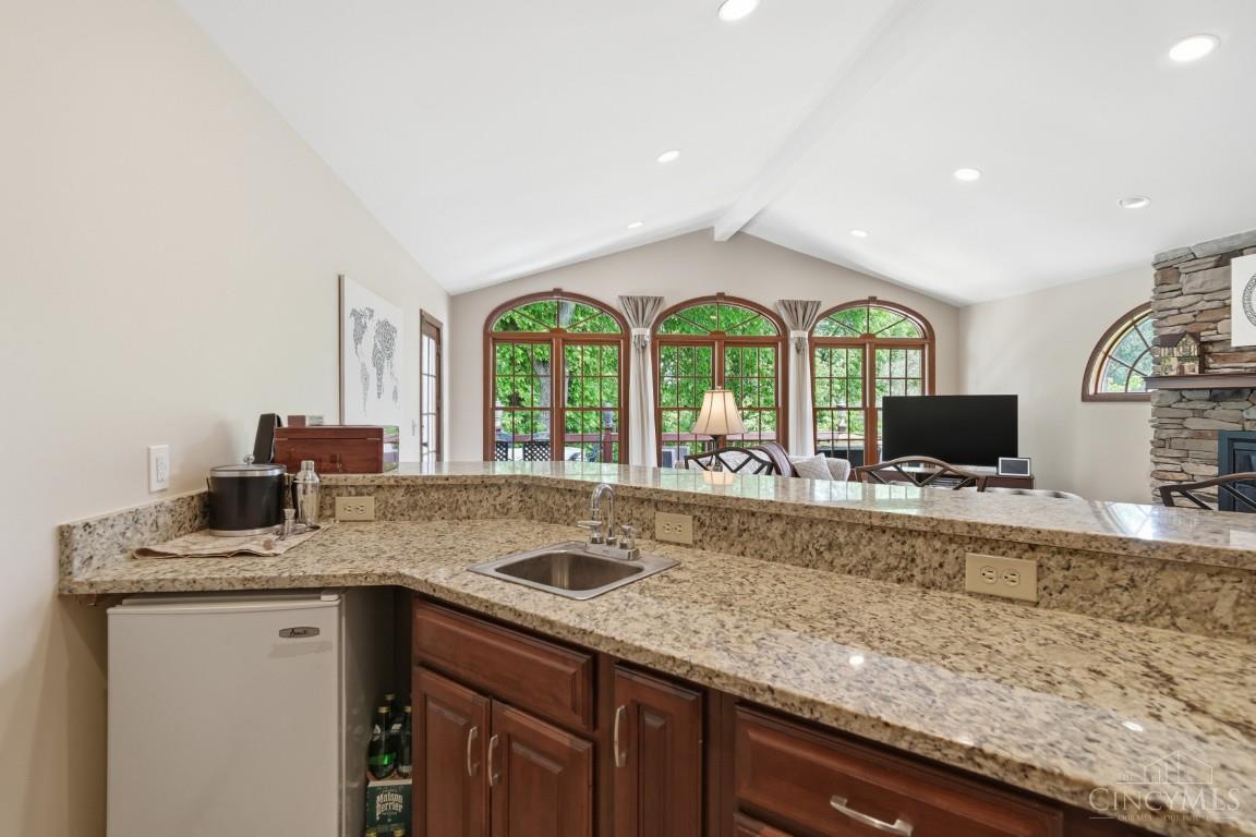 6046 Gaines Road Cincinnati, OH 45247 - Photo 16 of 78
