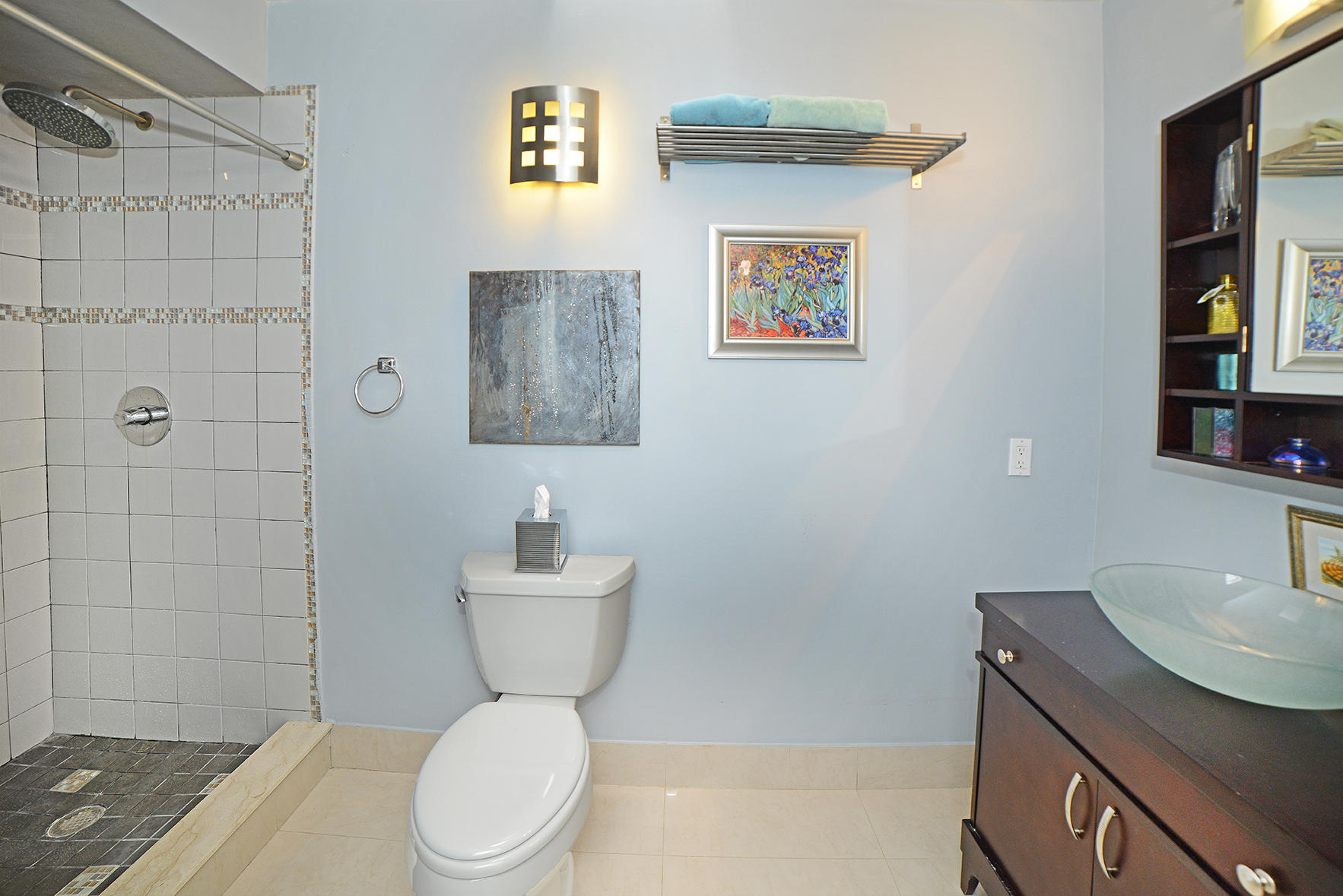 4816 Sugar Pine Drive Boca Raton, FL 33487 - Photo 23 of 37 Guest Bathroom