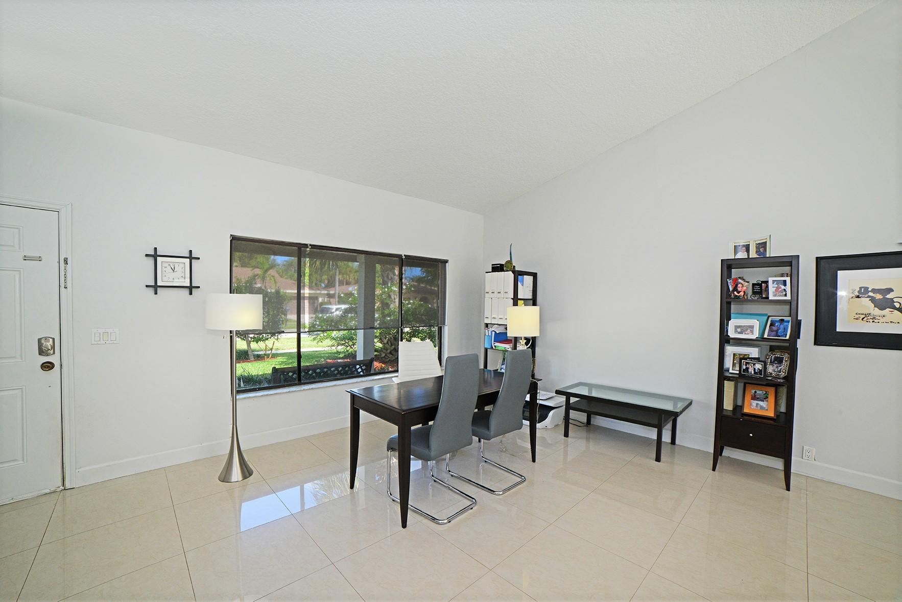 4816 Sugar Pine Drive Boca Raton, FL 33487 - Photo 5 of 37 Living Room