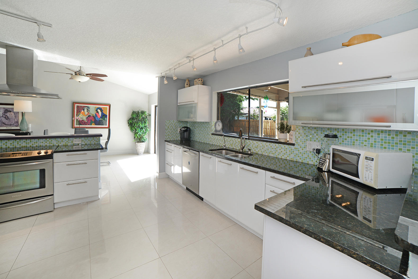 4816 Sugar Pine Drive Boca Raton, FL 33487 - Photo 9 of 37 Kitchen
