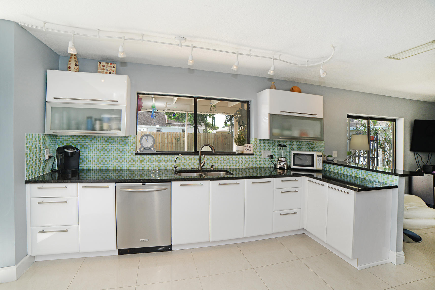 4816 Sugar Pine Drive Boca Raton, FL 33487 - Photo 10 of 37 Kitchen
