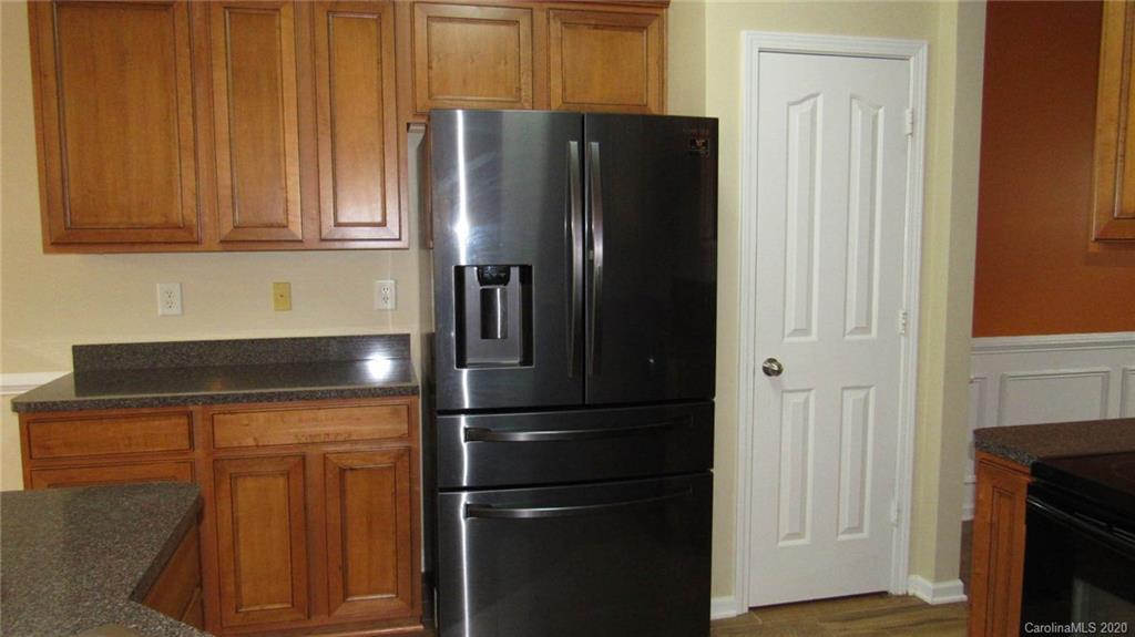 12914 Rothe House Road Charlotte, NC 28273 - Photo 11 of 48 Gallery Image 11