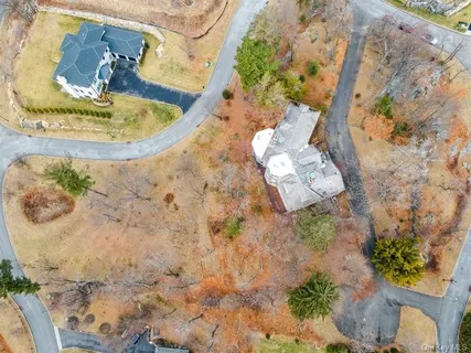 $1,400,000 | 1 Heritage Hill Road, Irvington, NY 10533