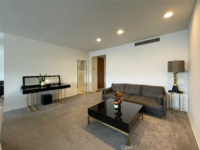 $7,500 | 2220 Avenue Of The Stars, Los Angeles, CA 90067