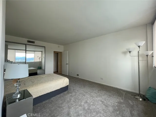 $7,500 | 2220 Avenue Of The Stars, Los Angeles, CA 90067