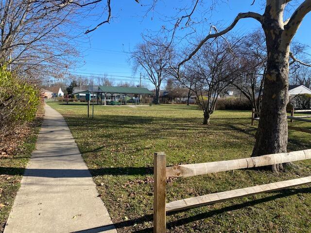 413 Darbyhurst Road Columbus, OH 43228 - Photo 33 of 34 Just steps away