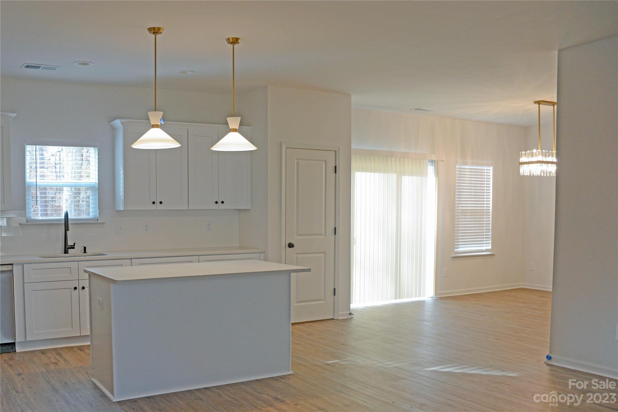 5825 Linden Ridge Lane Charlotte, NC 28216 - Photo 4 of 16