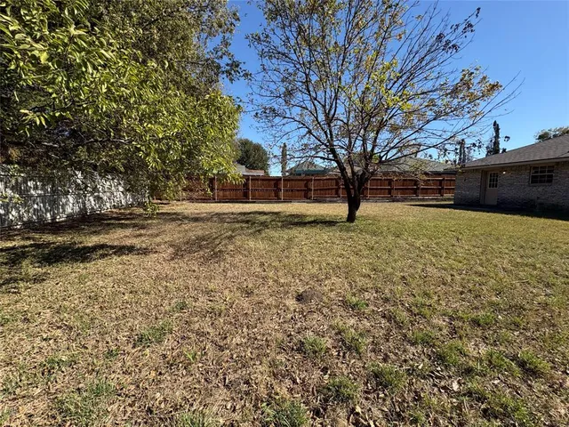 $1,850 | 2737 Gant Drive, Lancaster, TX 75146