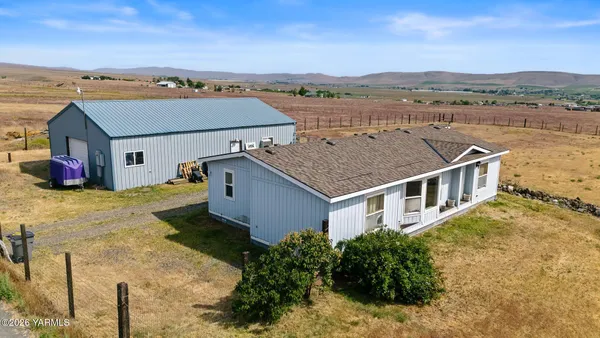 $399,900 | 12076 Mieras Road, Moxee, WA 98936