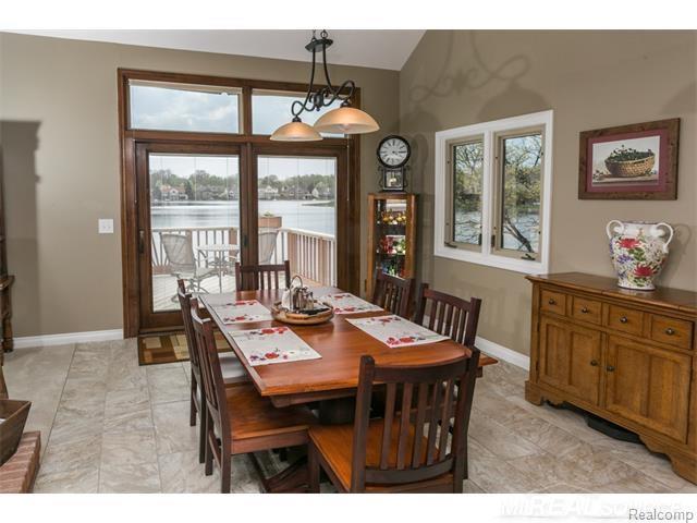 2248 South Shore Court Rochester Hills, MI 48307 - Photo 16 of 54