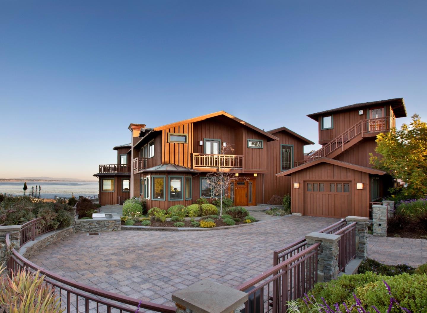 1570 Prospect Avenue Capitola, CA 95010 - Photo 2 of 34