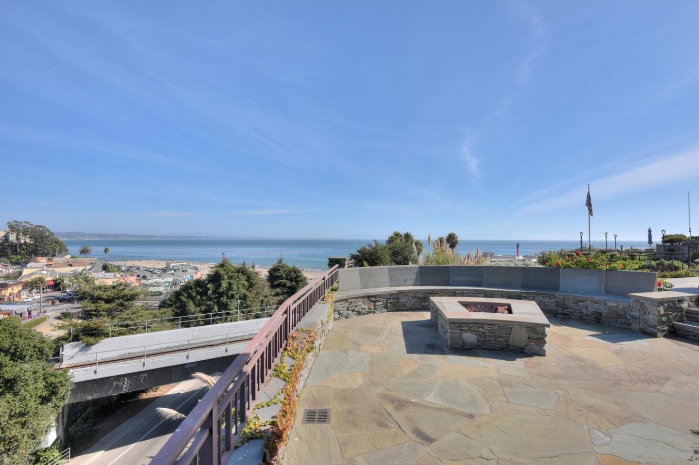 1570 Prospect Avenue Capitola, CA 95010 - Photo 31 of 34