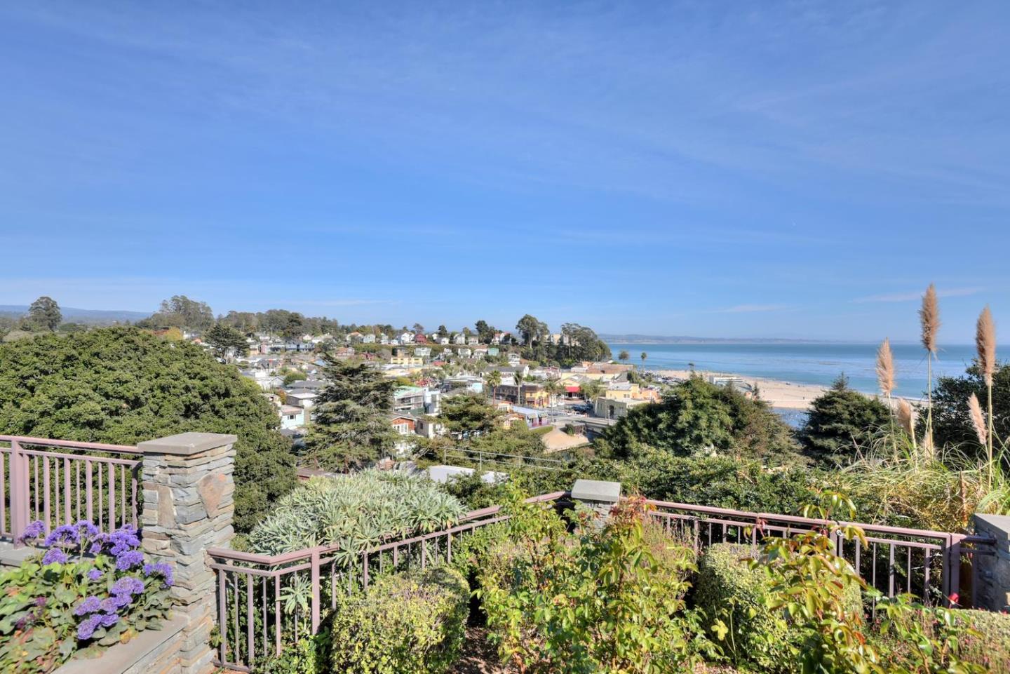 1570 Prospect Avenue Capitola, CA 95010 - Photo 32 of 34