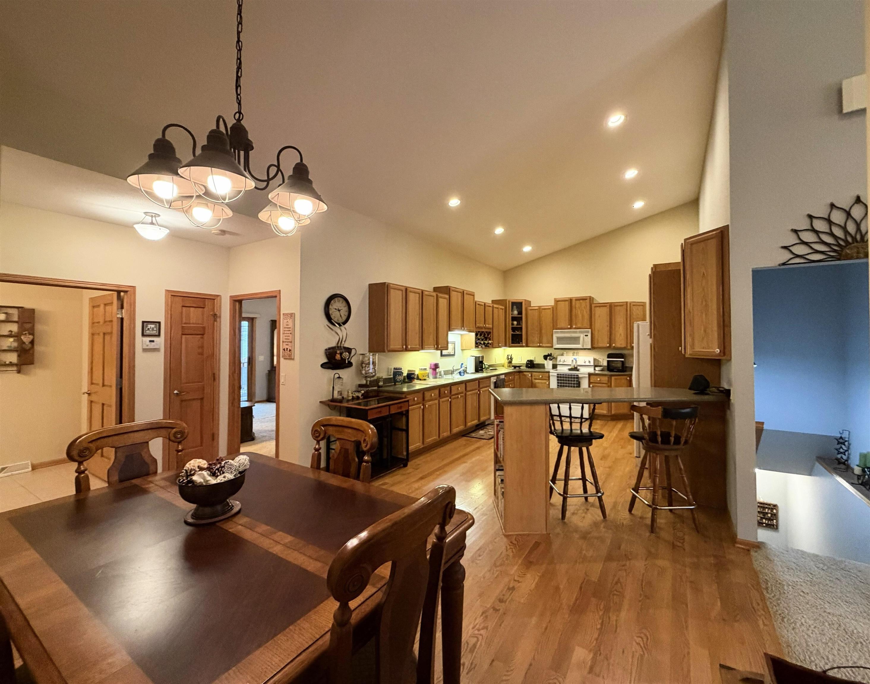 605 Nightingale Lane Cottage Grove, WI 53527 - Photo 6 of 30
