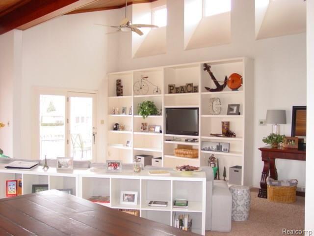 12085 Torrey Road Fenton, MI 48430 - Photo 7 of 24 Vaulted Great Room.jpg
