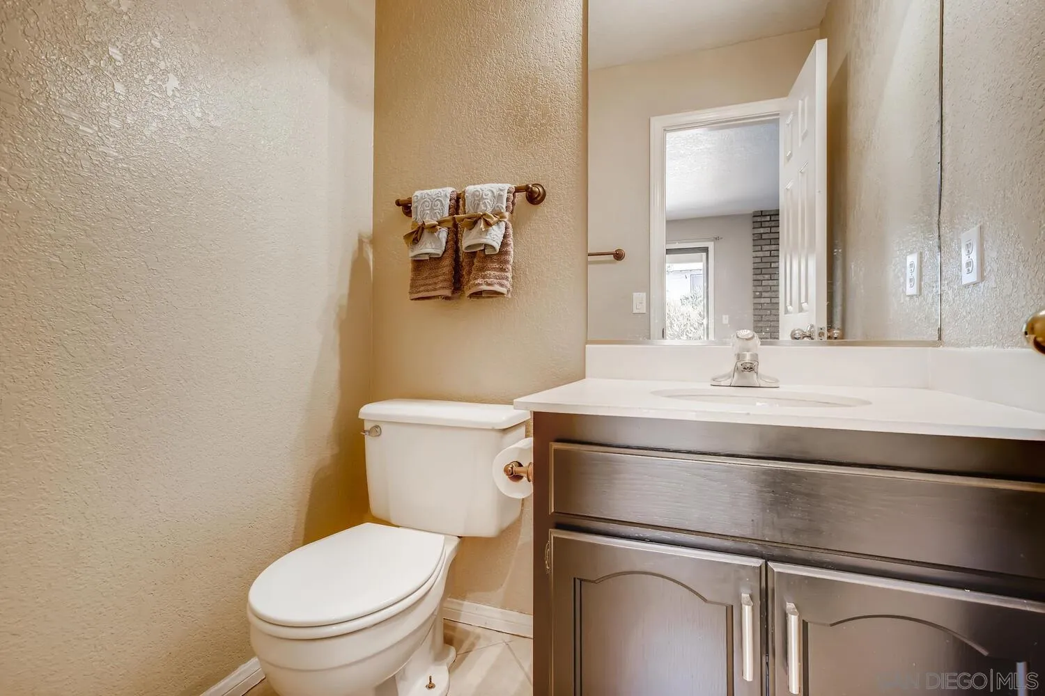 633 Amigos Road Ramona, CA 92065 - Photo 15 of 28 Gallery Image 15