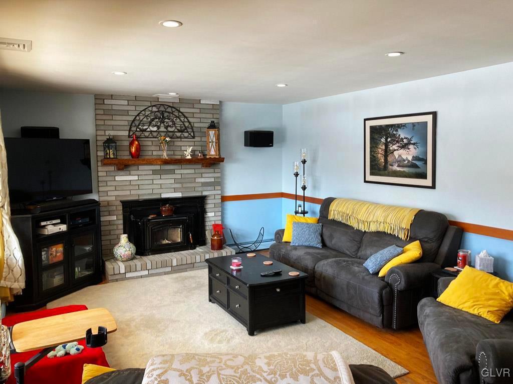 6712 Sigmund Road Zionsville, PA 18092 - Photo 3 of 33 Gallery Image 3