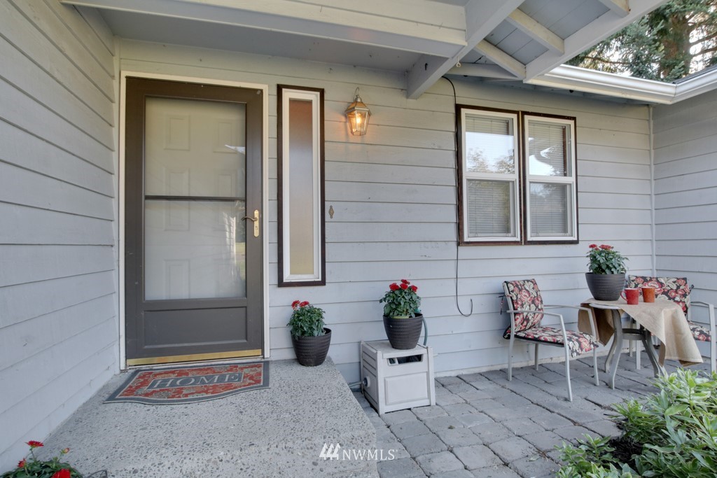 5624 Hazel Loop Southeast Auburn, WA 98092 - Photo 3 of 16