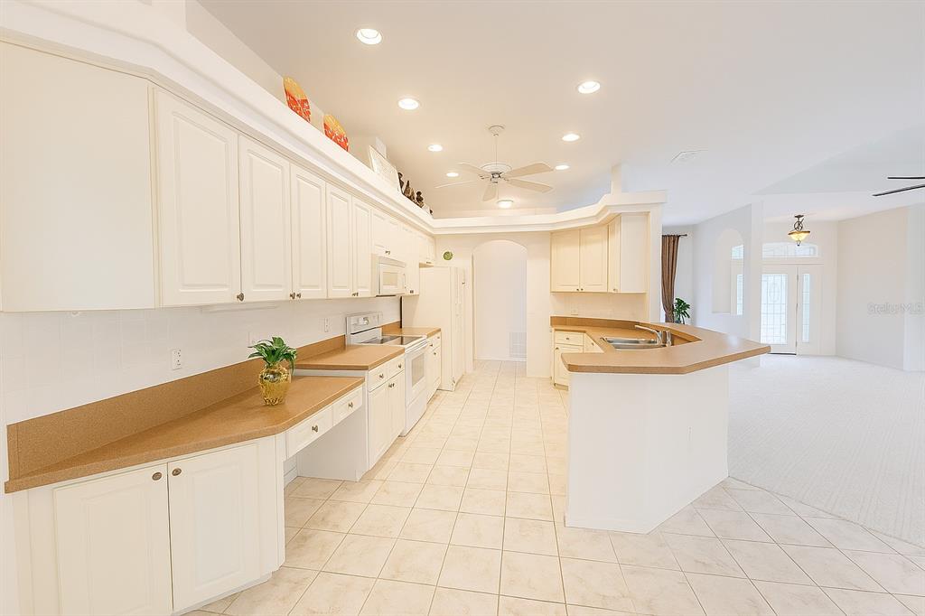 10039 Hernando Ridge Road Weeki Wachee, FL 34613 - Photo 13 of 29