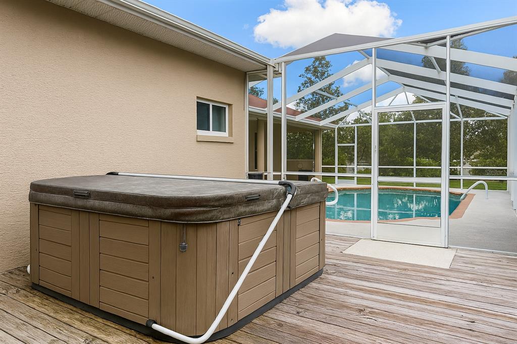 10039 Hernando Ridge Road Weeki Wachee, FL 34613 - Photo 22 of 29