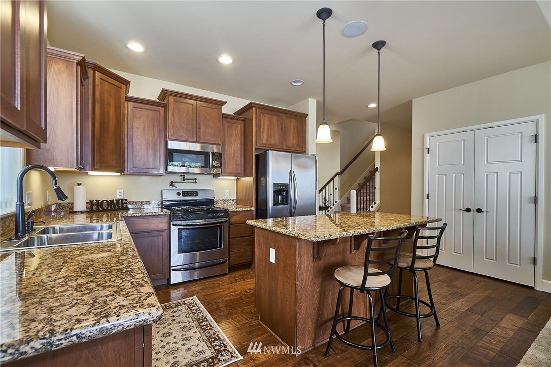 5120 Northeast 8th Street Renton, WA 98059 - Photo 14 of 28 Gallery Image 14