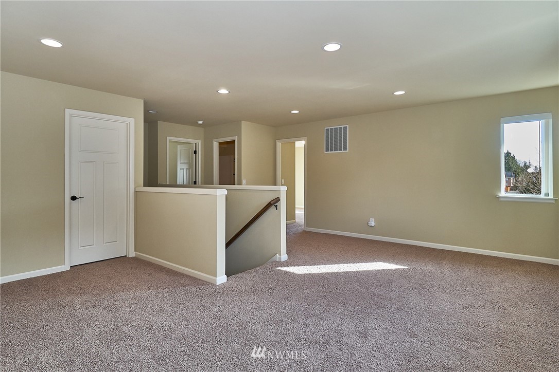 5120 Northeast 8th Street Renton, WA 98059 - Photo 20 of 28 Gallery Image 20