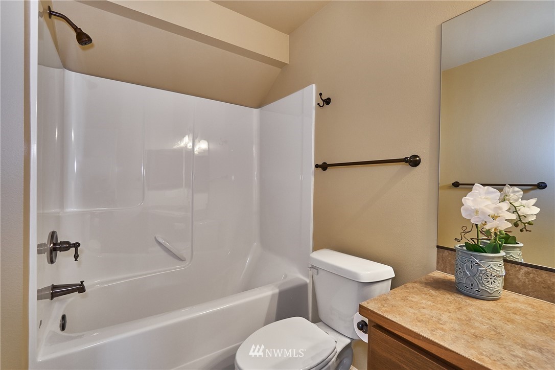 5120 Northeast 8th Street Renton, WA 98059 - Photo 23 of 28 Gallery Image 23