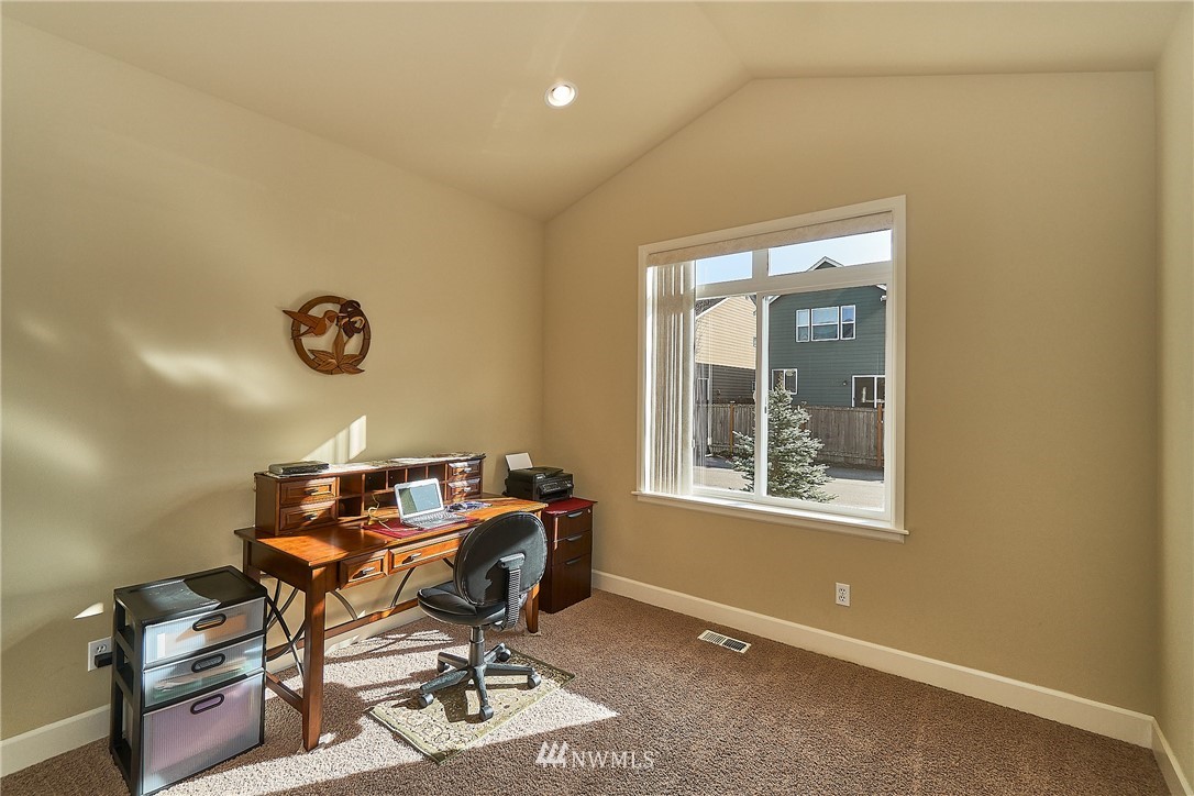 5120 Northeast 8th Street Renton, WA 98059 - Photo 4 of 28 Gallery Image 4