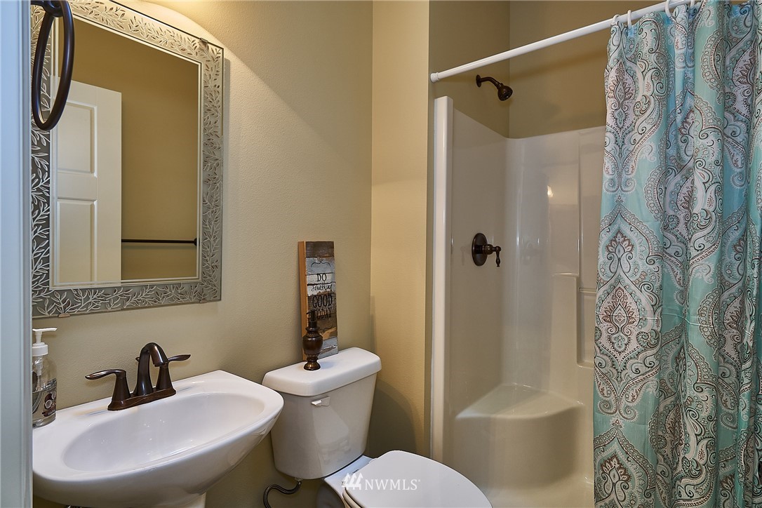 5120 Northeast 8th Street Renton, WA 98059 - Photo 5 of 28 Gallery Image 5